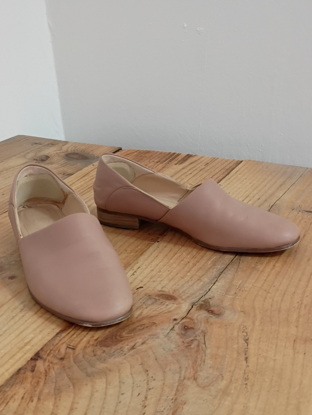Clarks Pink Leather Slip On Flats Size 7